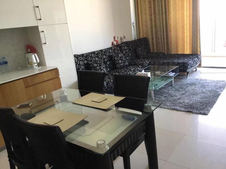 1-Bedroom Suite | In-room dining