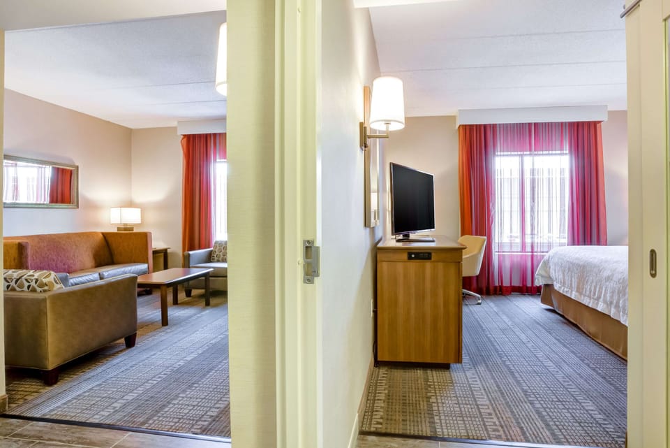1 Bedroom King Suite w/Sofabed | Premium bedding, pillowtop beds, desk, laptop workspace