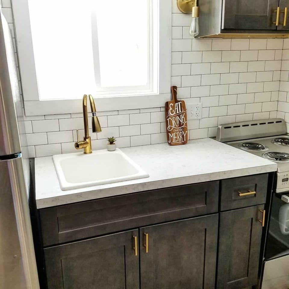 Suite, 1 Bedroom, Kitchenette | Private kitchenette | Shared fridge, microwave