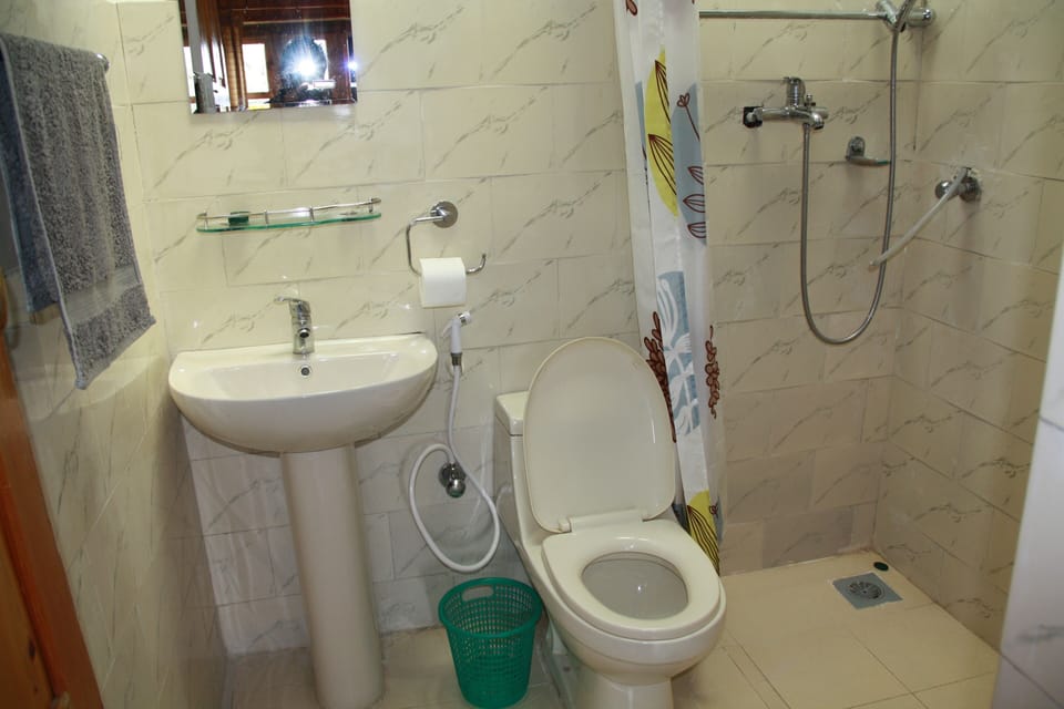 Shower, deep soaking tub, free toiletries