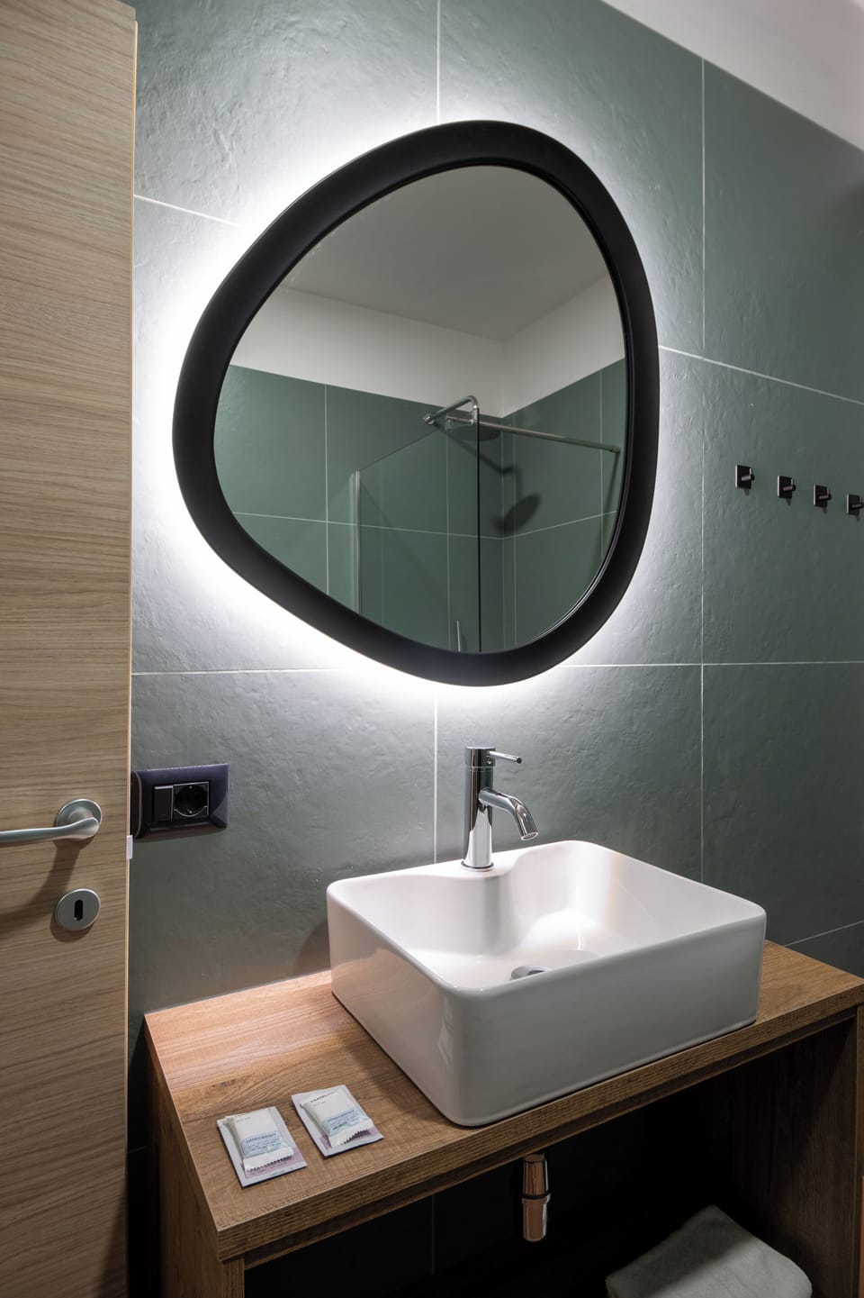 Family Room, Terrace | Bathroom | Free toiletries, hair dryer, bidet, towels