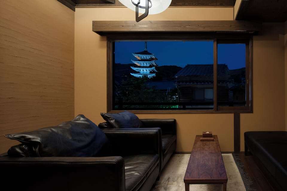 House, Non Smoking | Living area | Flat-screen TV