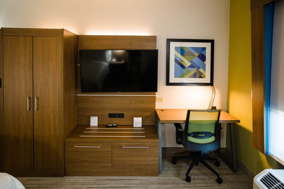 Premium bedding, down comforters, pillowtop beds, in-room safe