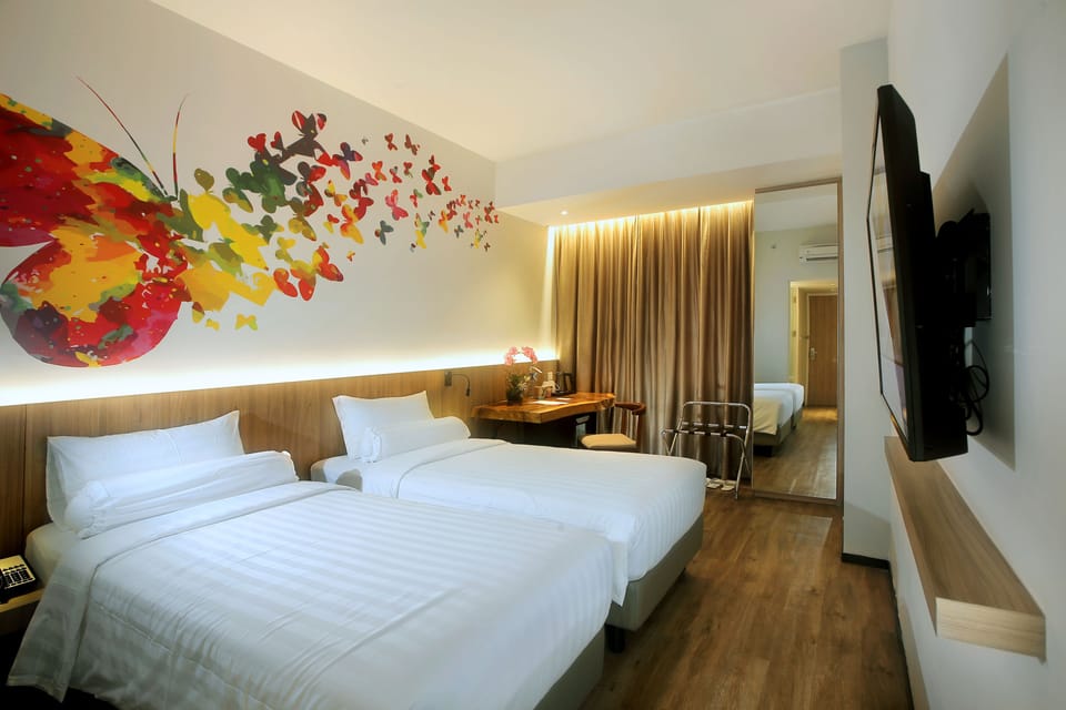 Superior Twin Room, 2 Twin Beds | Premium bedding, minibar, in-room safe, desk