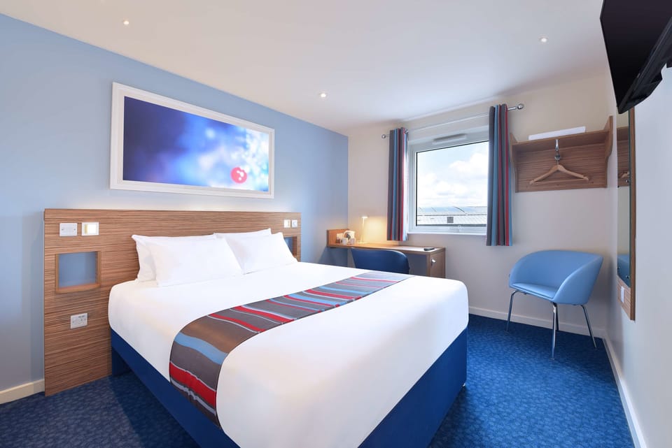 Standard Double Room | Desk, iron/ironing board (on request), cribs (free), WiFi (free)