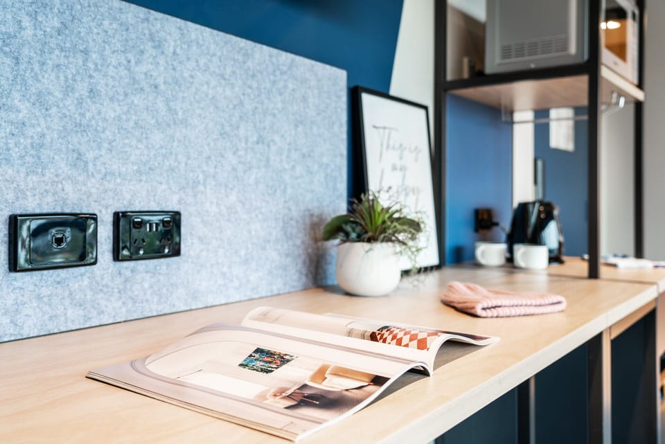 Desk, laptop workspace, iron/ironing board, free WiFi