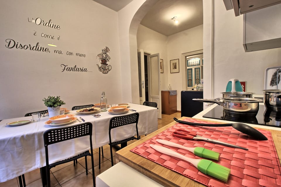 City Apartment | In-room dining