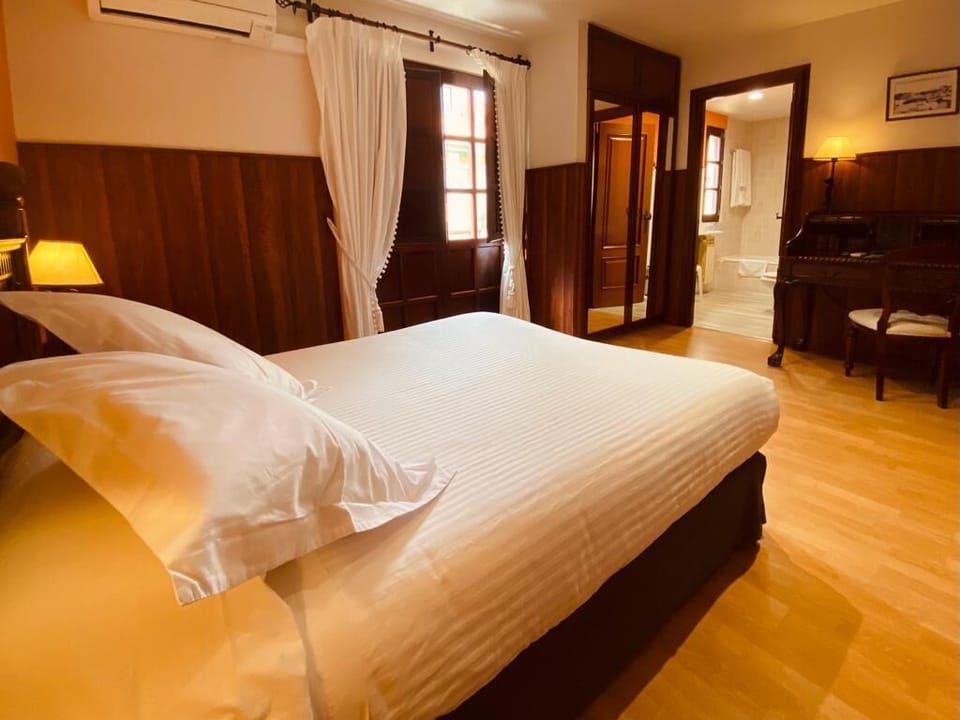 Comfort Double or Twin Room | In-room safe, desk, blackout drapes, free WiFi