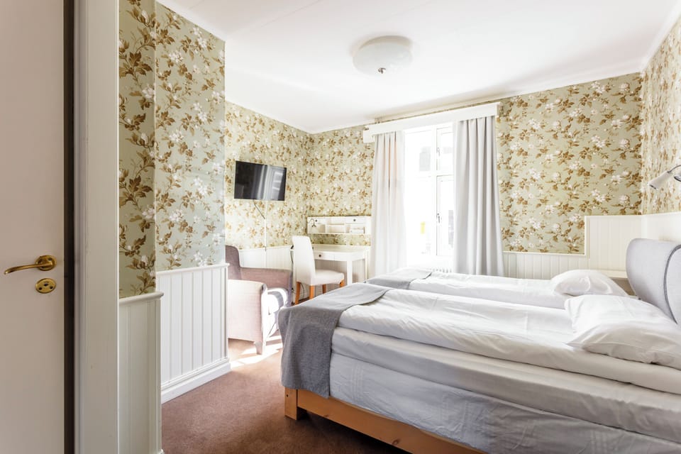Superior Double Room | Desk, blackout drapes, soundproofing, iron/ironing board