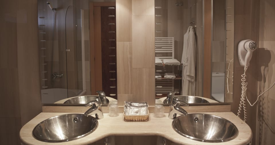 Suite | Bathroom sink