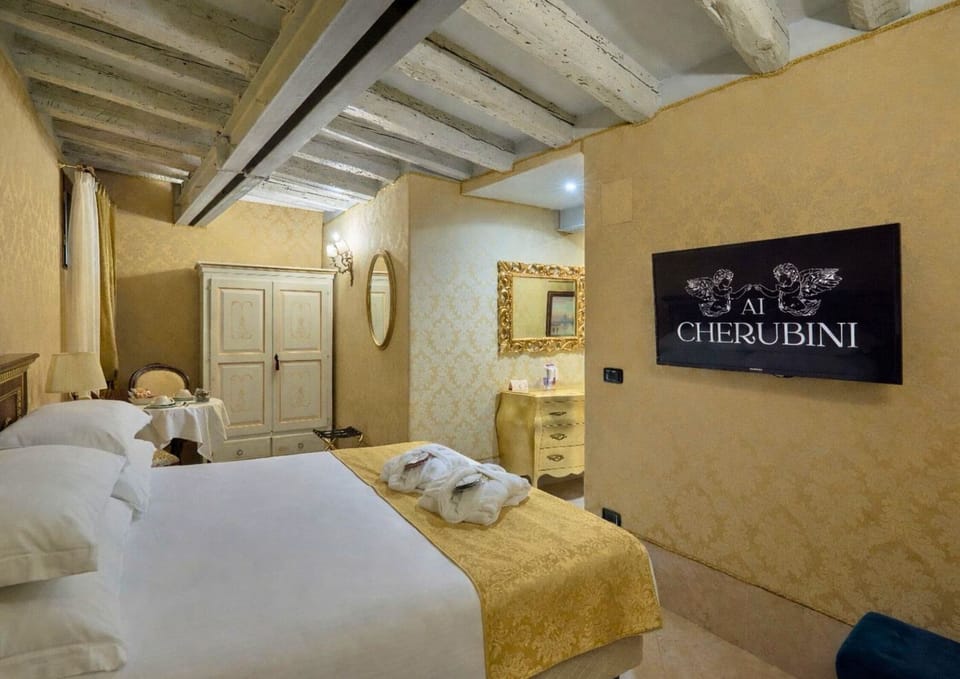 Standard Double Room | Hypo-allergenic bedding, in-room safe, soundproofing, free WiFi