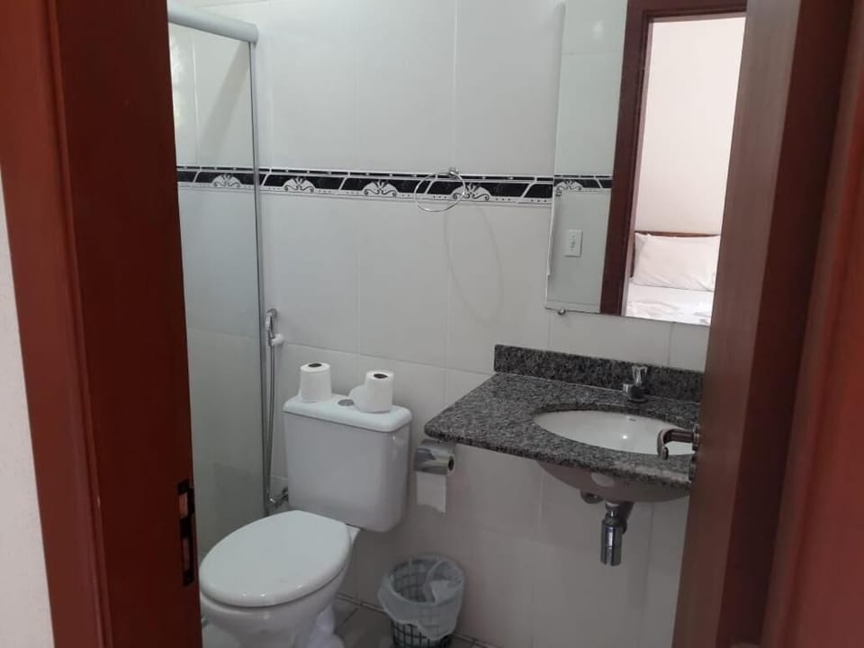 Shower, free toiletries, towels
