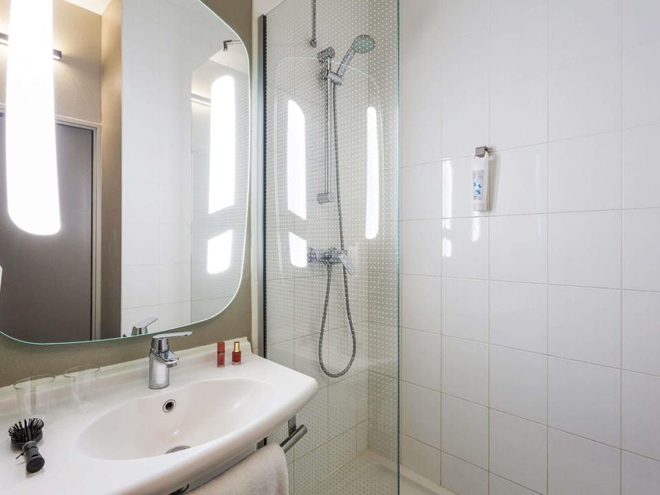 In-room safe, desk, blackout drapes, soundproofing