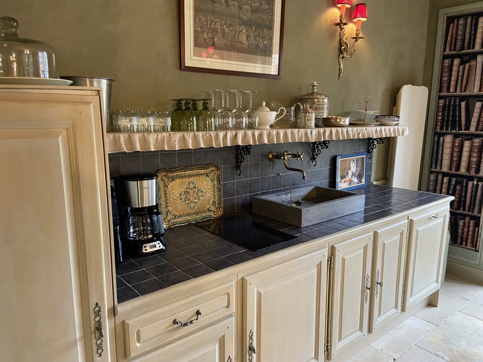 Double Room (Pavillon Le Pascalon) | Private kitchen | Espresso maker, coffee/tea maker, electric kettle