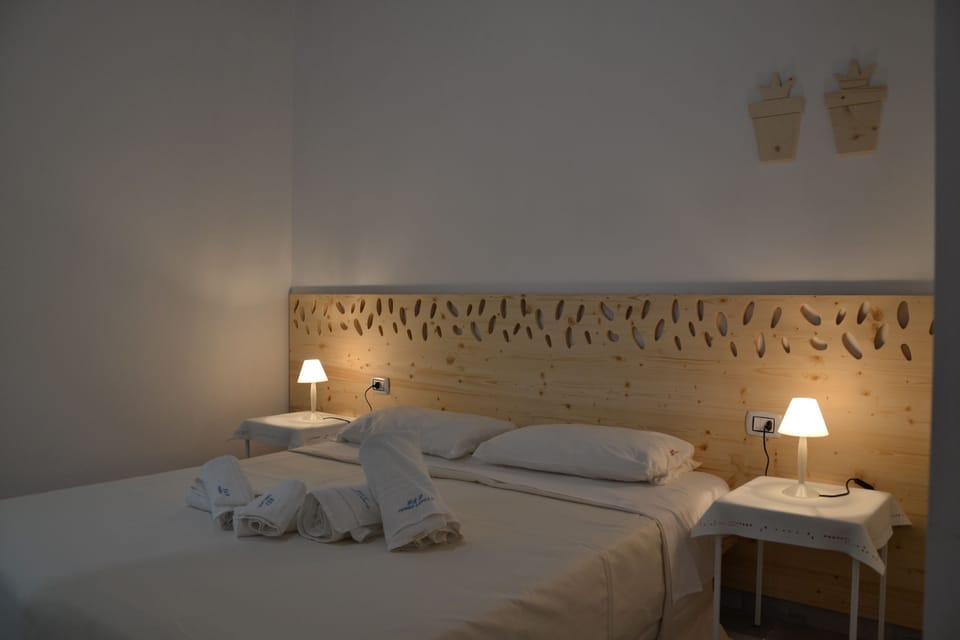 Quadruple Room | Minibar, soundproofing, iron/ironing board, free cribs/infant beds