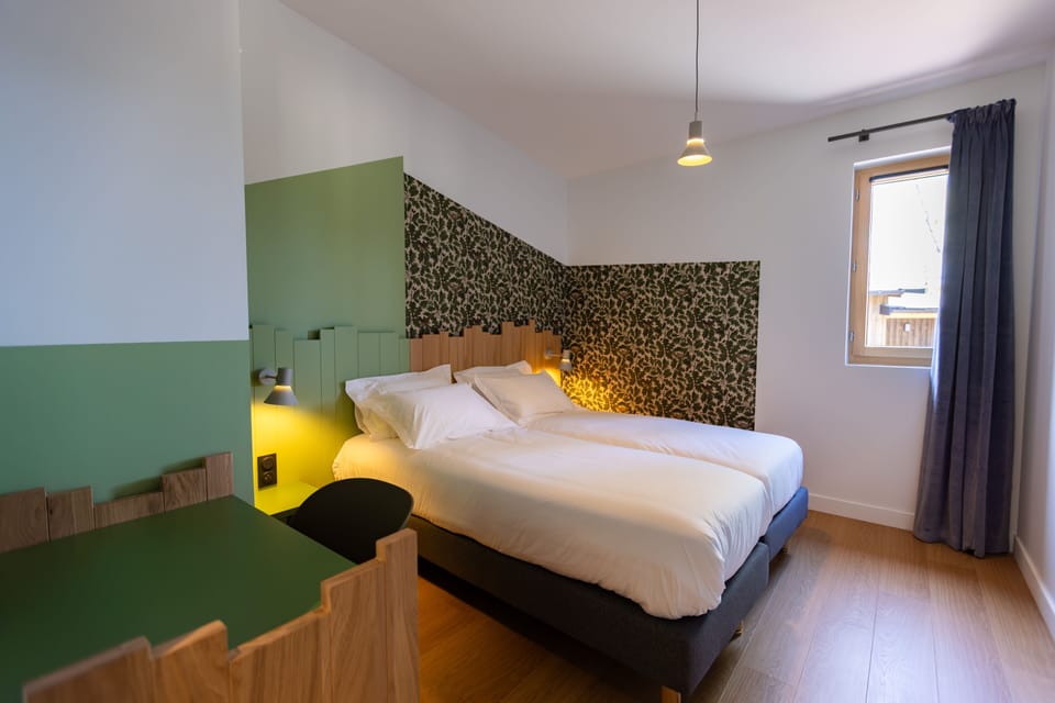 Individually furnished, desk, free cribs/infant beds, free WiFi