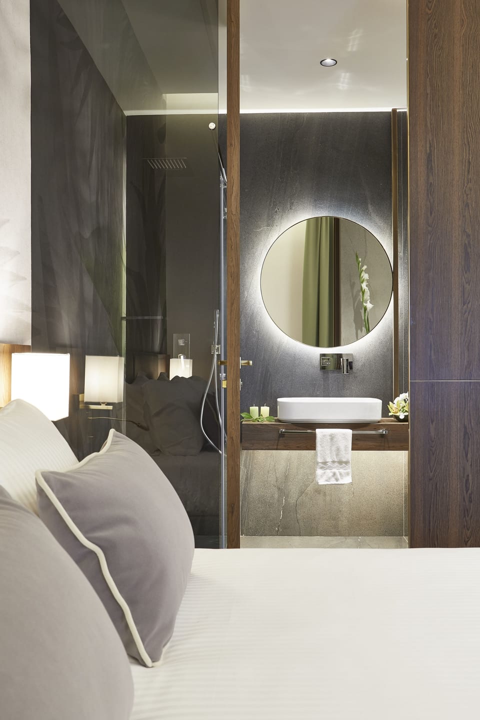 Frette Italian sheets, premium bedding, down comforters, pillowtop beds