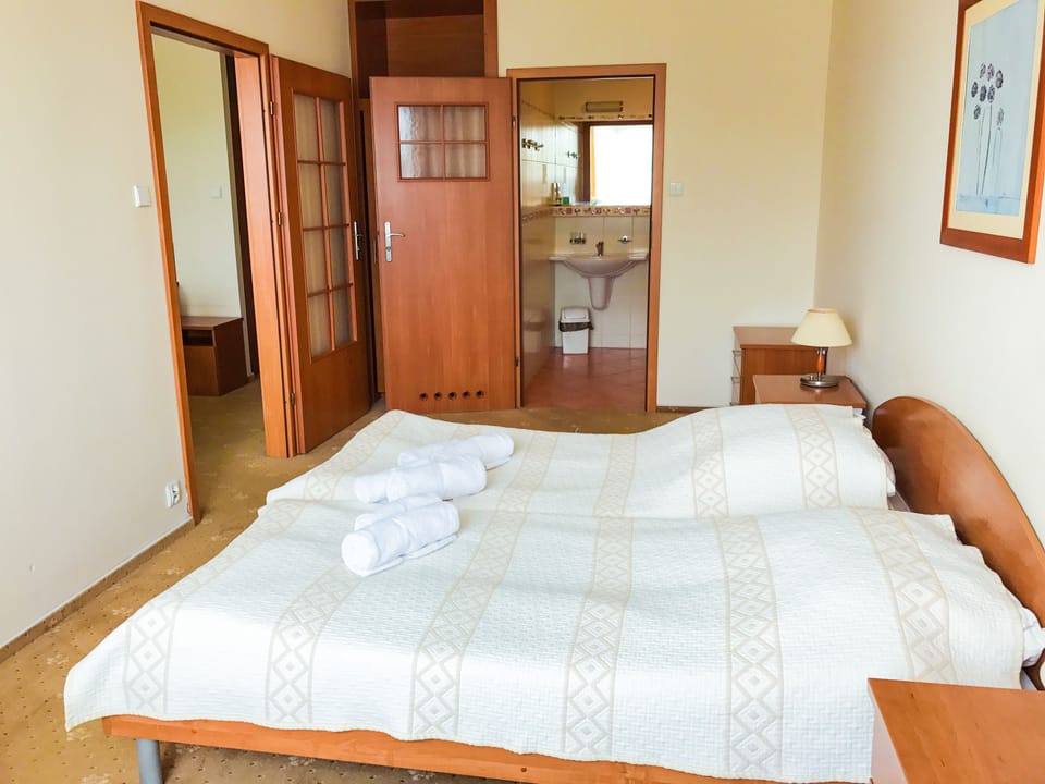 Studio | Desk, soundproofing, iron/ironing board (on request), WiFi (free)
