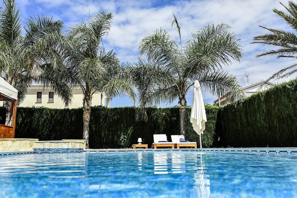 Outdoor pool, sun loungers
