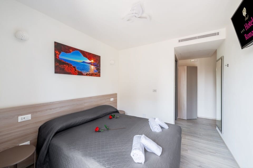 Superior Room | In-room safe, WiFi (free), bed sheets