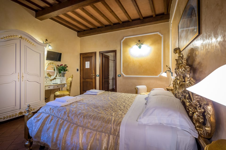 Deluxe Double Room | In-room safe, desk, soundproofing, free WiFi