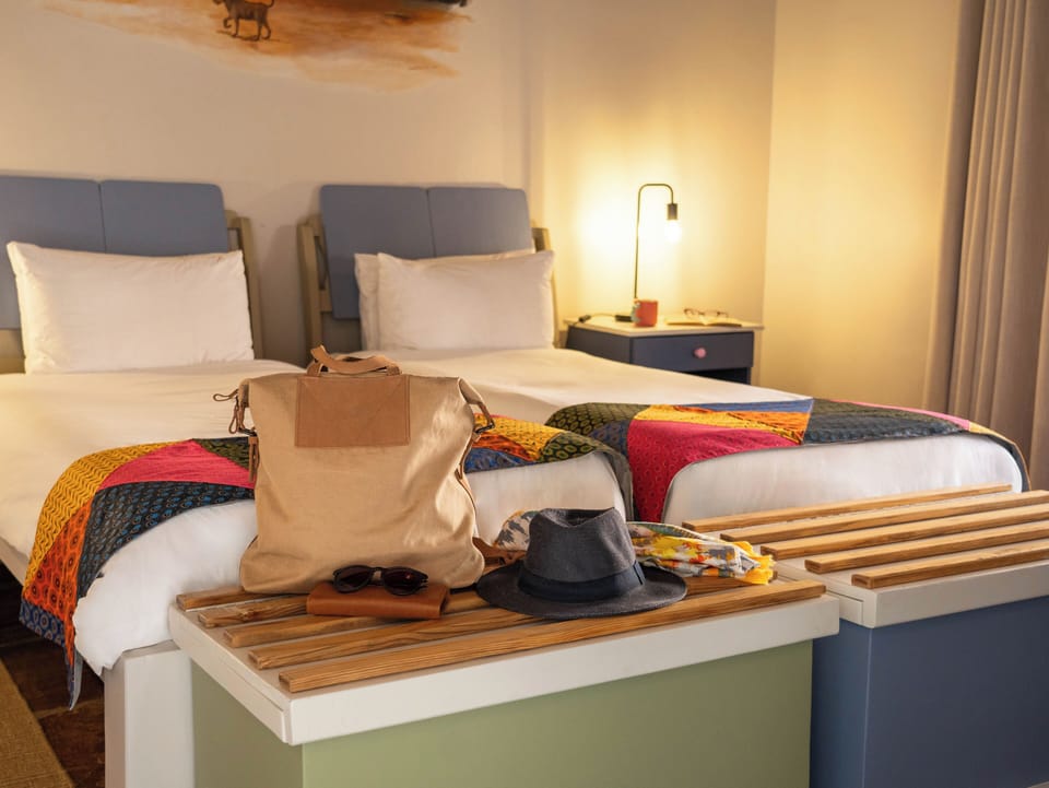 Standard Triple Room | In-room safe, desk, laptop workspace, bed sheets