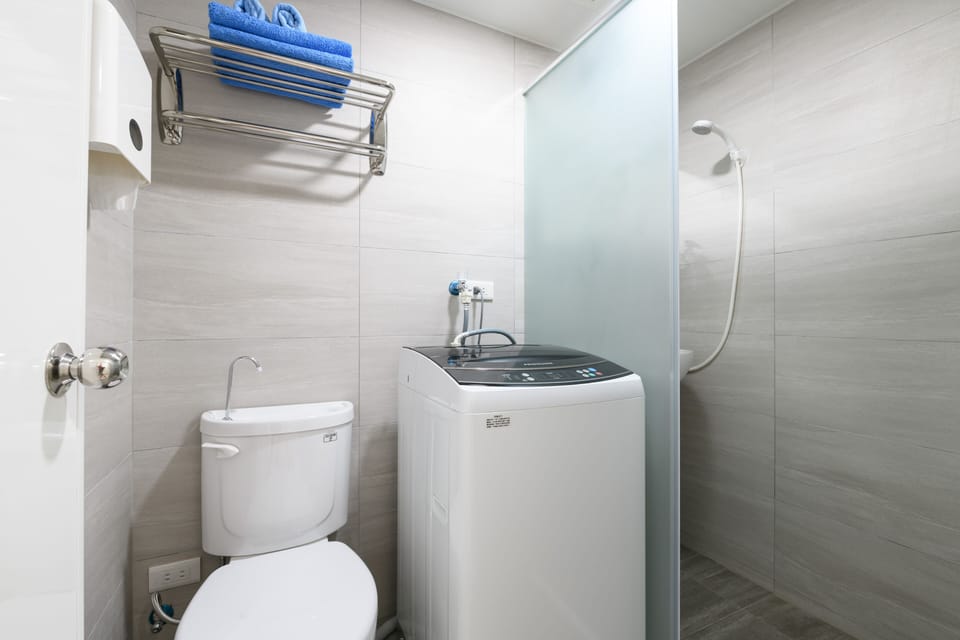 in's Room (1 Double Bed, No Daily Housekeeping) | Bathroom | Shower, rainfall showerhead, hair dryer, slippers