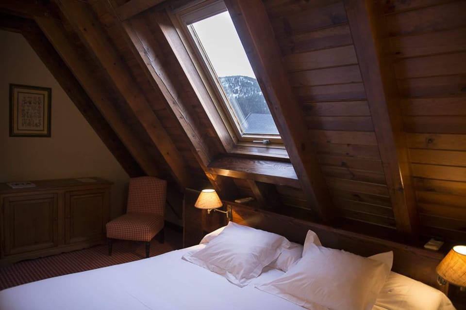Standard Double Room | Minibar, in-room safe, free WiFi