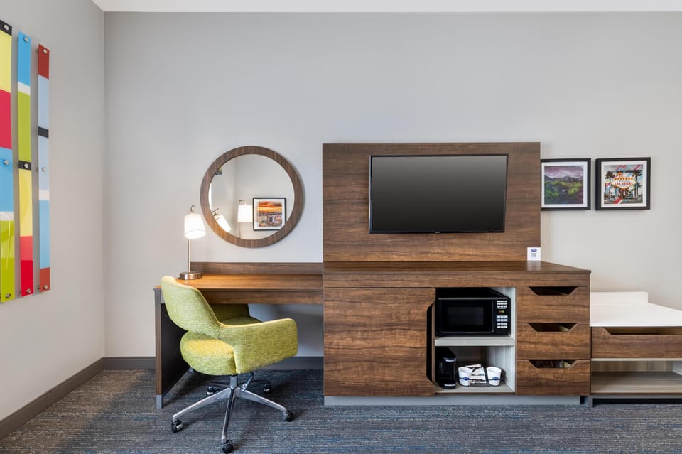 Cribs (free), rollaway beds (free), WiFi (free), bed sheets