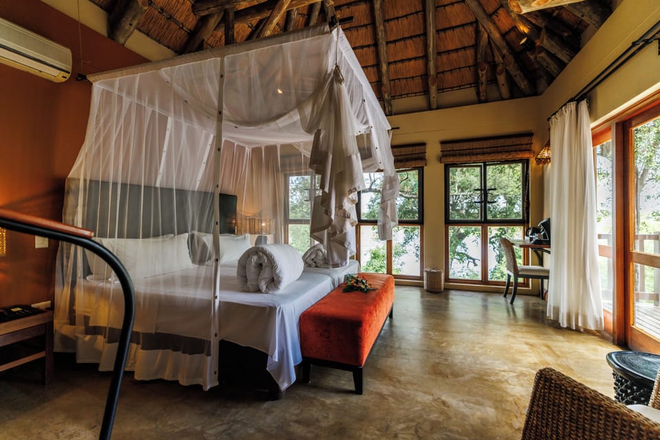 Luxury Twin Room, 2 Twin Beds | 1 bedroom, minibar, rollaway beds (surcharge), bed sheets