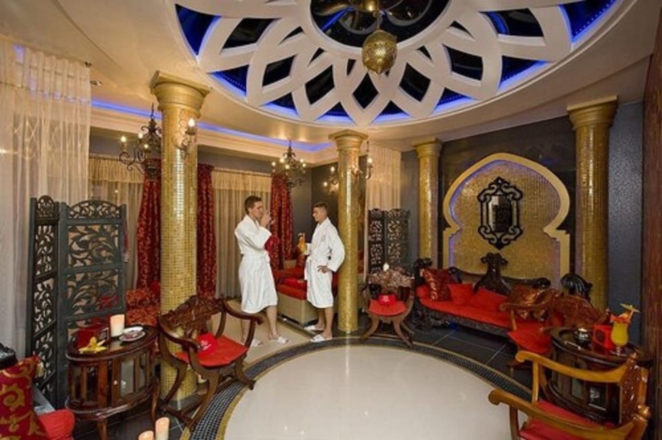 Sauna, hot tub, Turkish bath, body treatments, aromatherapy, body scrubs