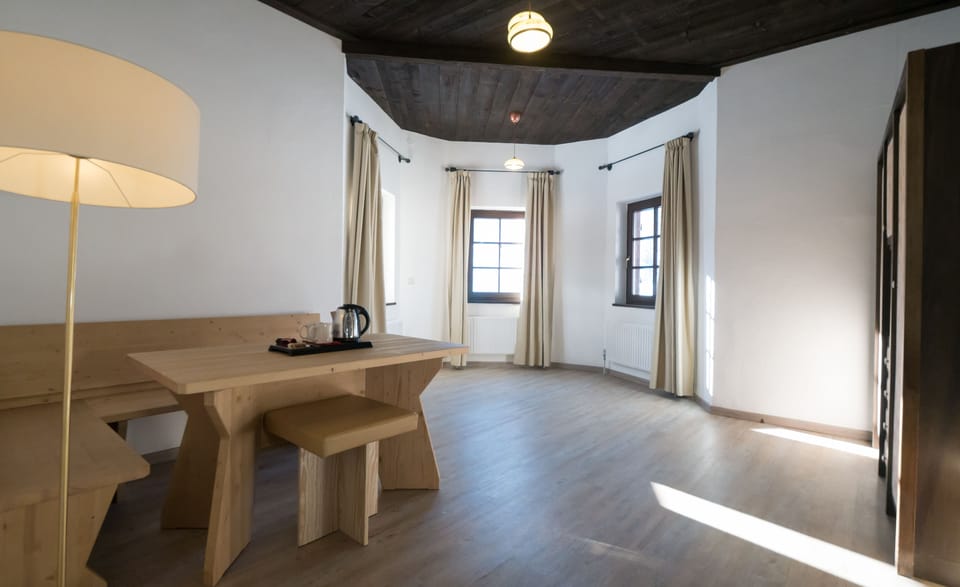 Family Suite, 2 Bedrooms | In-room dining