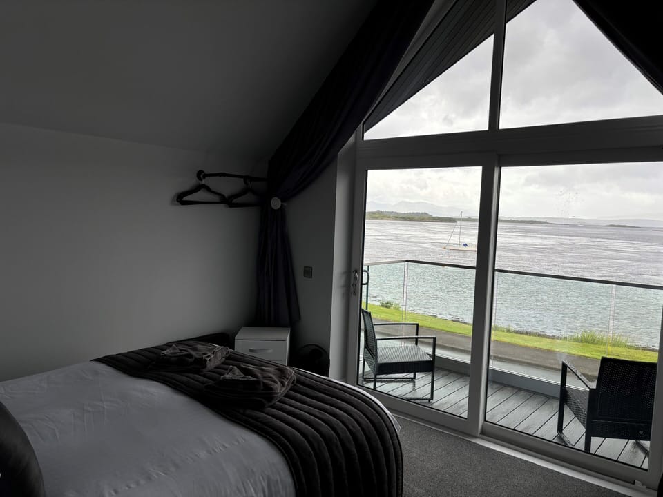 Luxury Double Room | Desk, blackout drapes, iron/ironing board, free WiFi