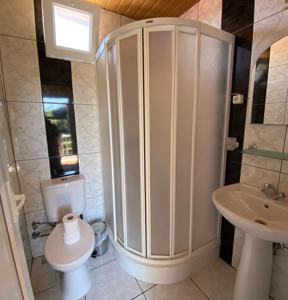 Standard Double Room | In-room safe, desk, blackout drapes, soundproofing