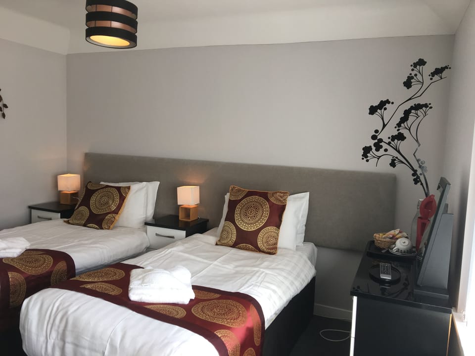 Superior Double or Twin Room, Garden View | In-room safe, individually decorated, individually furnished