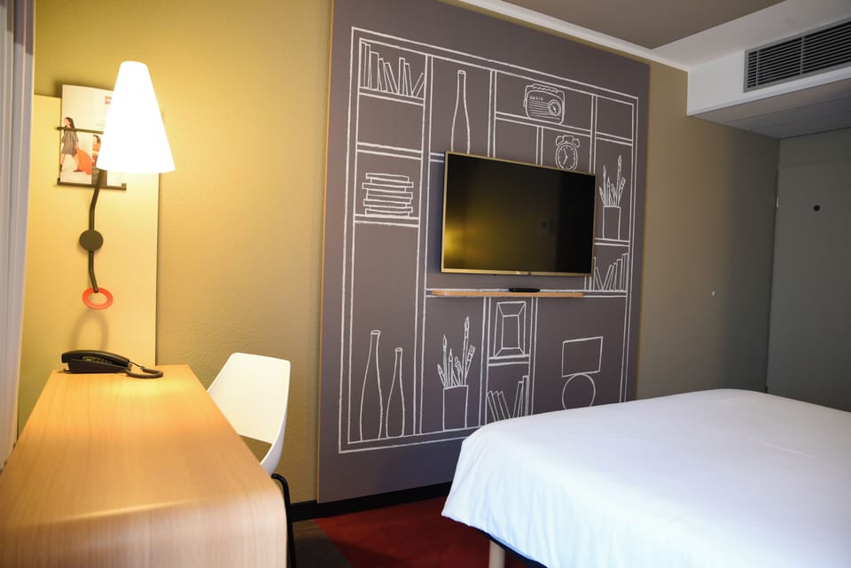 Standard Twin Room, 2 Twin Beds | Hypo-allergenic bedding, desk, blackout drapes, soundproofing