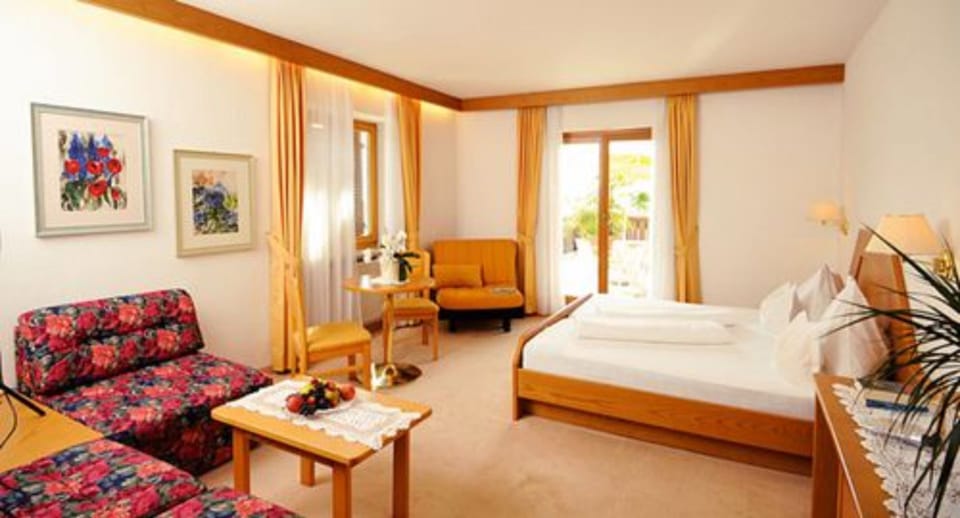 Double Room, Terrace | In-room safe, desk, free WiFi