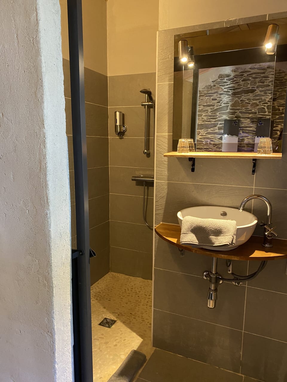Double Room (Iris) | Bathroom | Shower, rainfall showerhead, hair dryer, towels