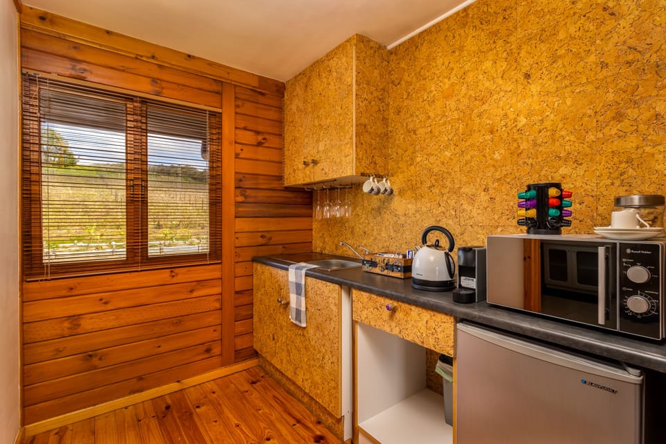 The Cork Room | Private kitchenette | Fridge, oven, espresso maker, coffee/tea maker