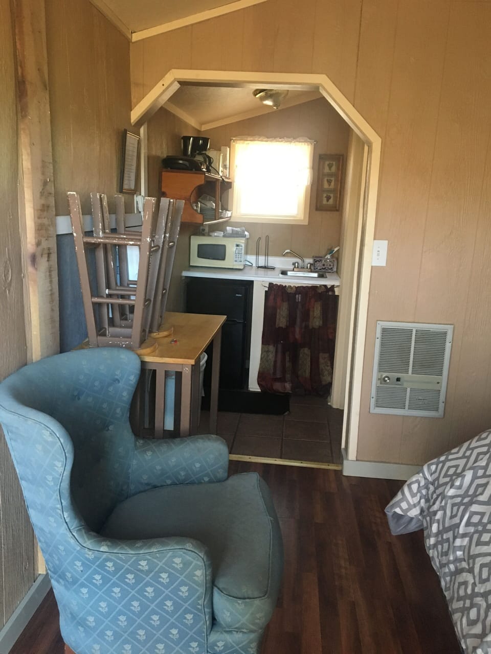 Standard Cabin, 1 Queen Bed, Non Smoking, Kitchen (The Anderson House) | Private kitchenette