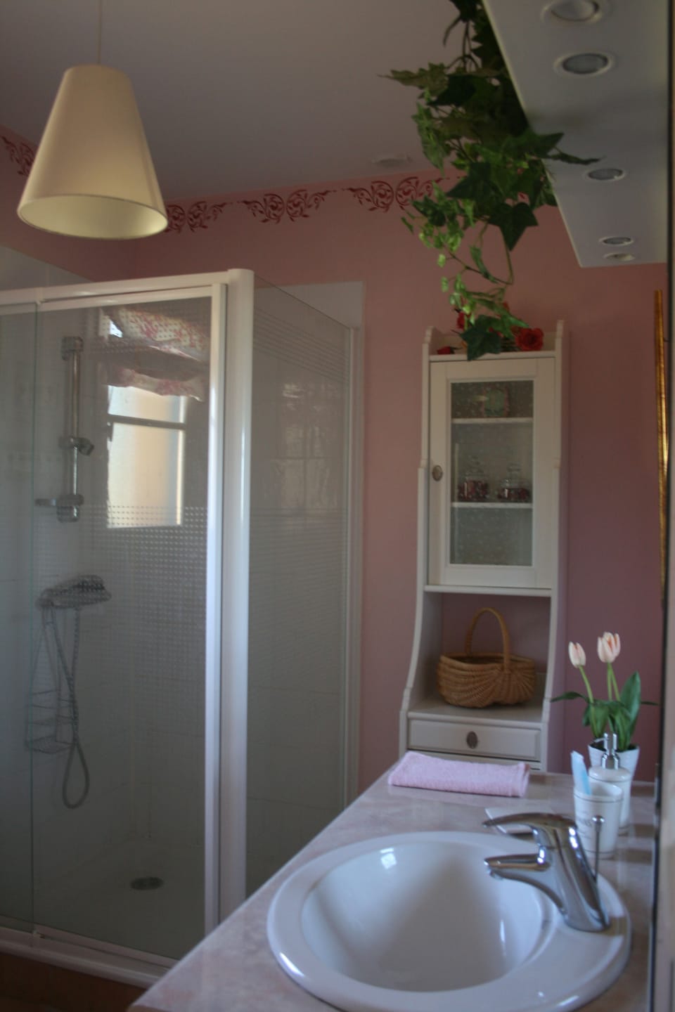Double Room | Bathroom shower
