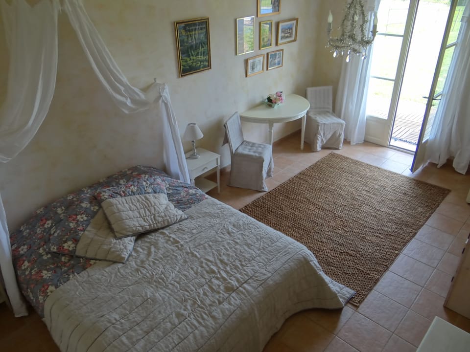 Double Room | Individually decorated, individually furnished, desk, blackout drapes