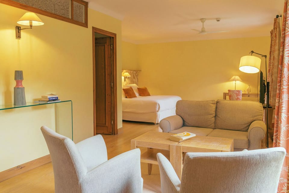 Large Suite | Premium bedding, desk, blackout drapes, soundproofing