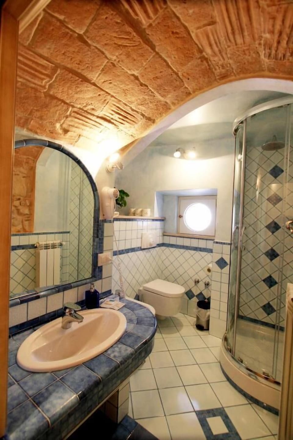 Standard Double or Twin Room, Balcony | Bathroom | Shower, free toiletries, hair dryer, slippers