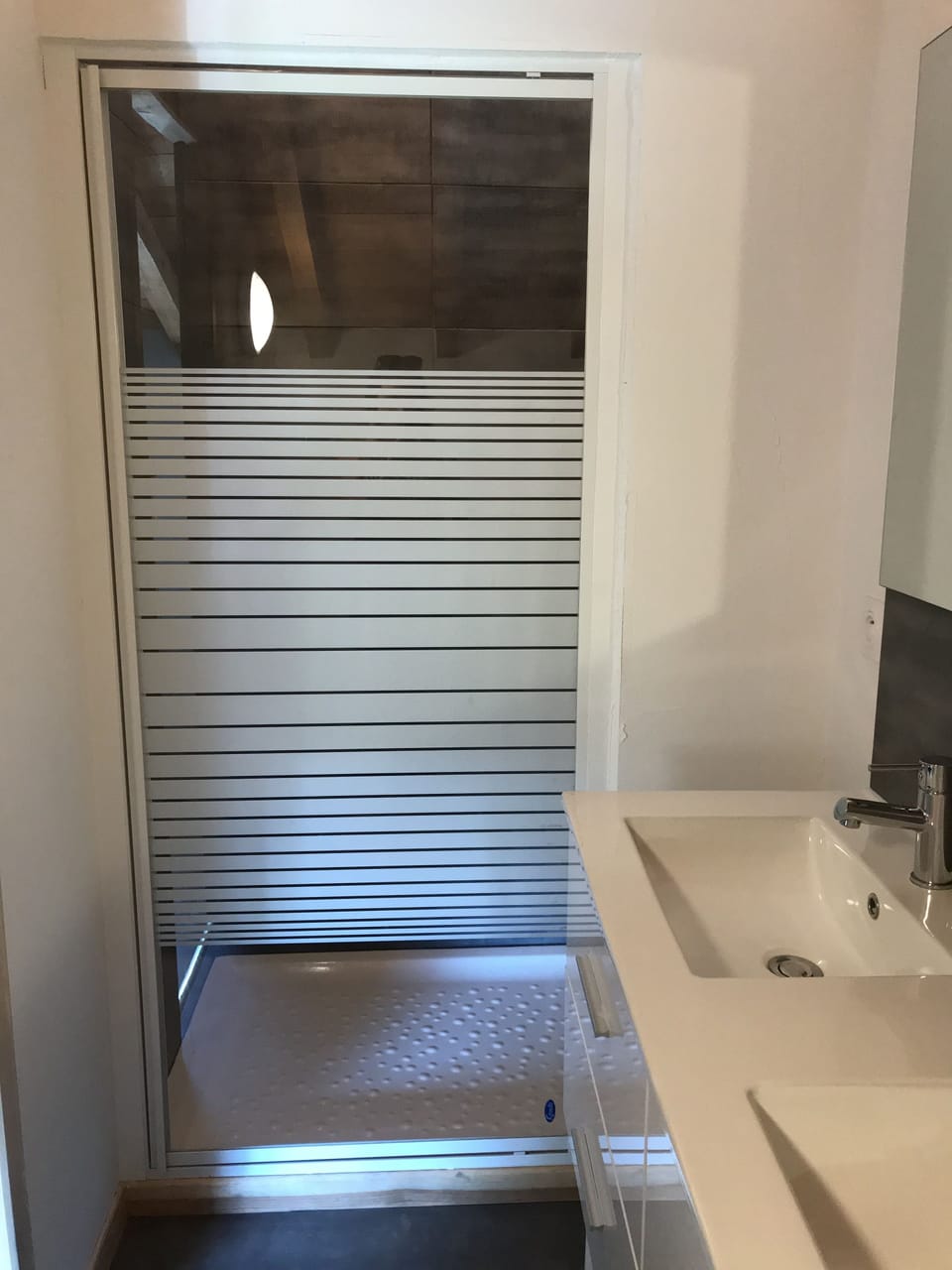 Suite, 1 Queen Bed, Non Smoking | Bathroom | Shower, free toiletries, hair dryer, towels