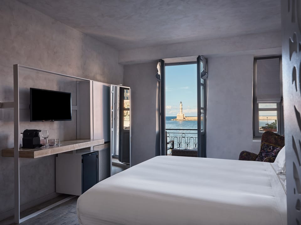White Suite with Sea View Balcony | Minibar, in-room safe, soundproofing, iron/ironing board