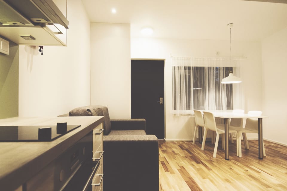 Economy Cabin (4 beds) | Living area | Plasma TV