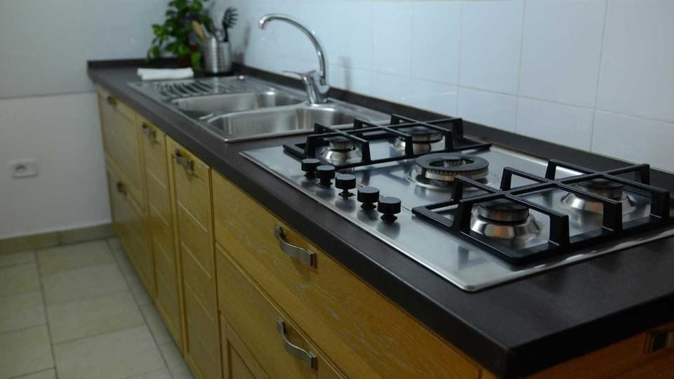 Standard Quadruple Room, Balcony | Private kitchenette | Fridge, oven, stovetop, cookware/dishes/utensils