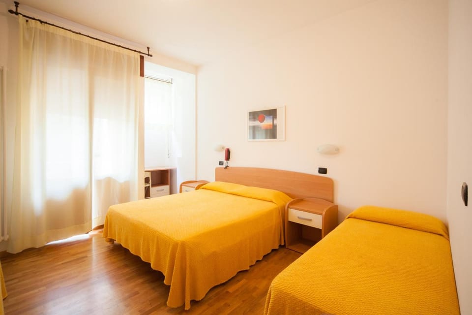 In-room safe, desk, laptop workspace, free WiFi