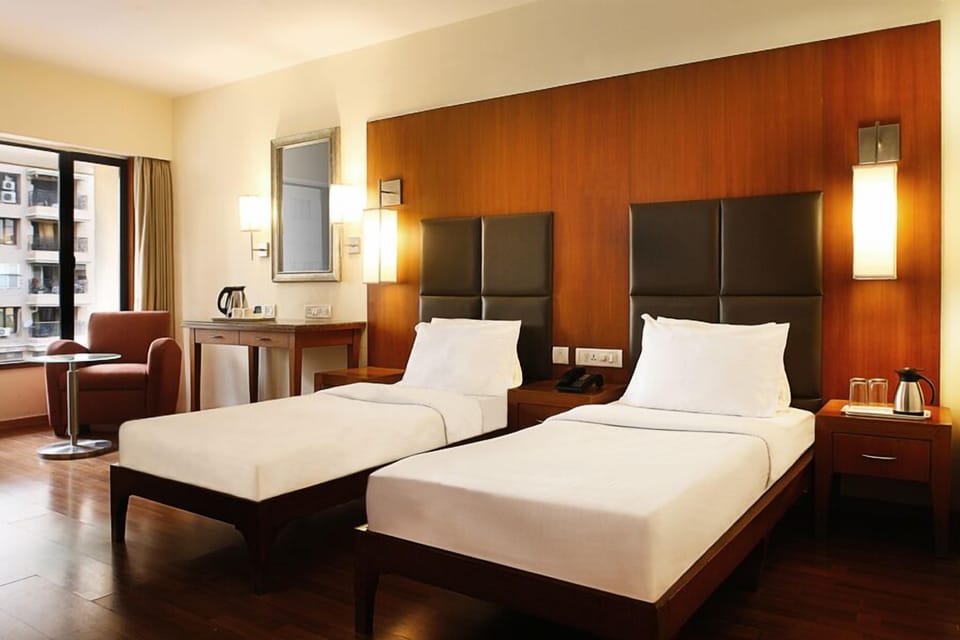 Deluxe Room | In-room safe, desk, laptop workspace, blackout drapes